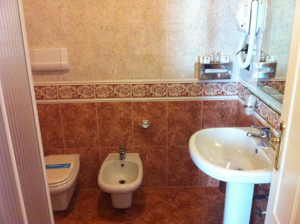 Hotel Impero Брешия Номер фото