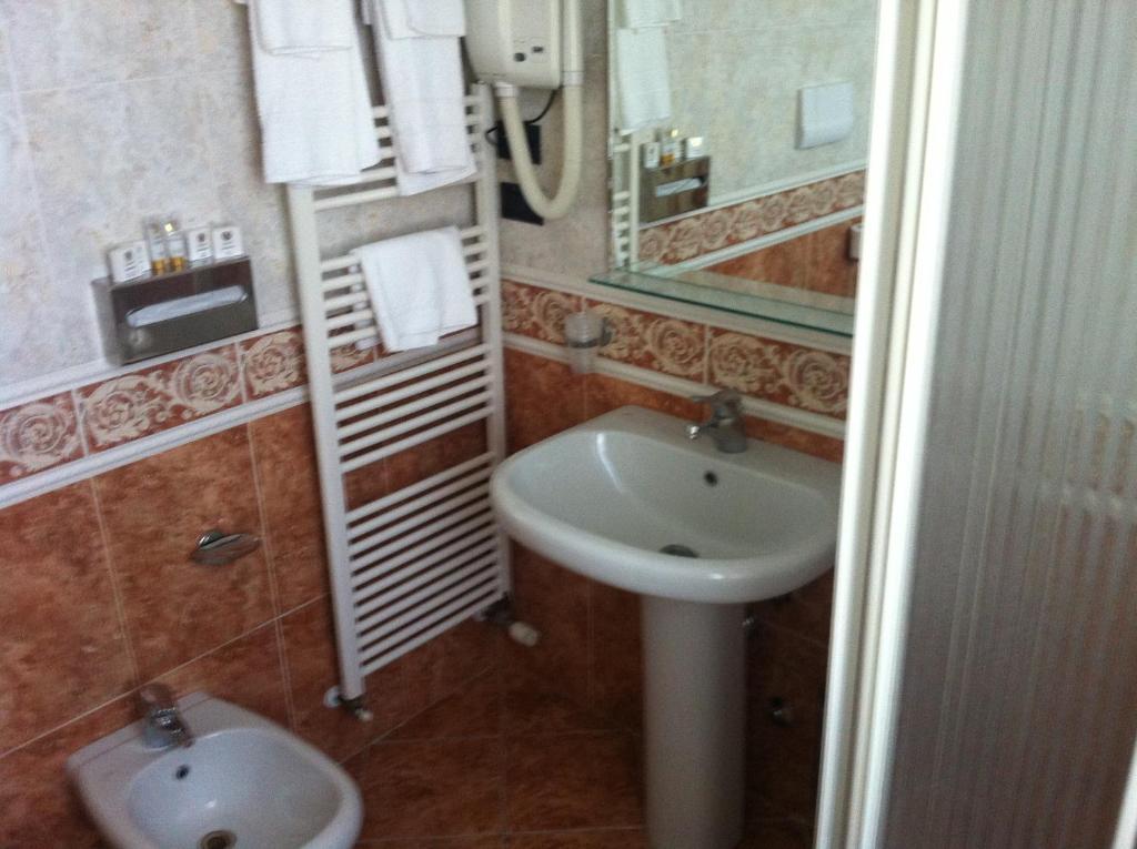 Hotel Impero Брешия Номер фото